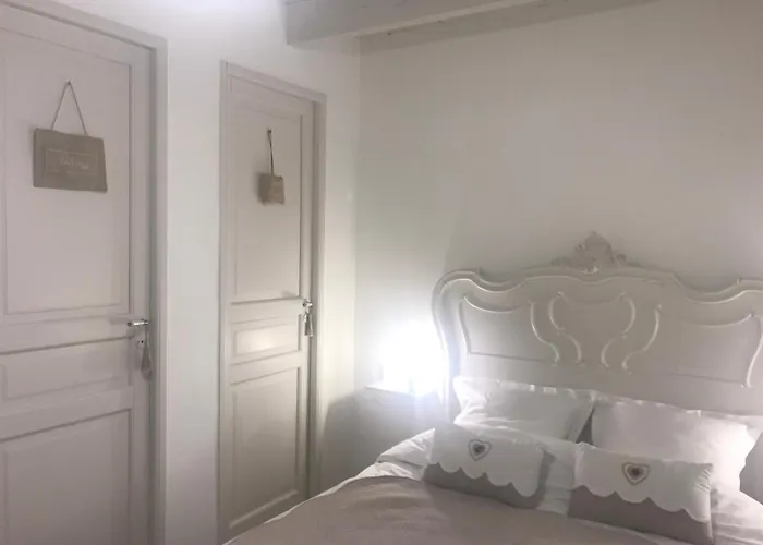 Du Rouard Le Ruisseau Гостевой дом 3*